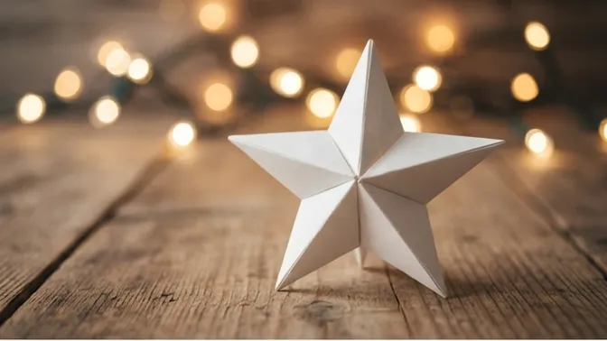 Weihnachtliches Origami - Kunst des Papierfaltens